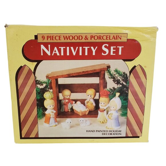 Vintage GIFTCO Bisque Porcelain Nativity Set 8 Piece Hand Painted Wood Creche - Picture 2 of 10